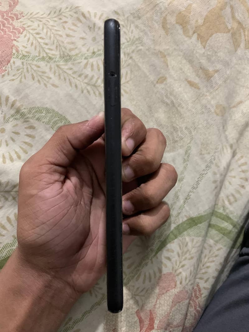 Google Pixel 4 3