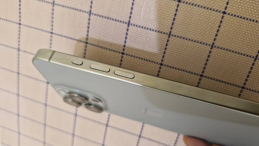 Apple iPhone 15 Pro Max 0