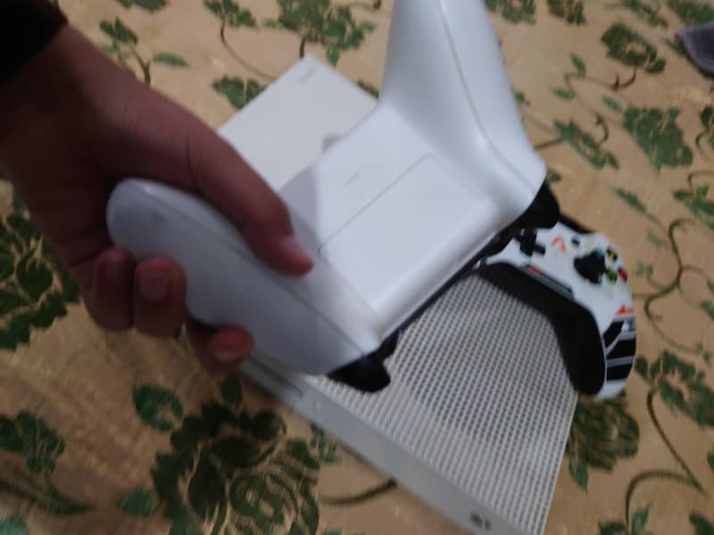 Xbox One S 2