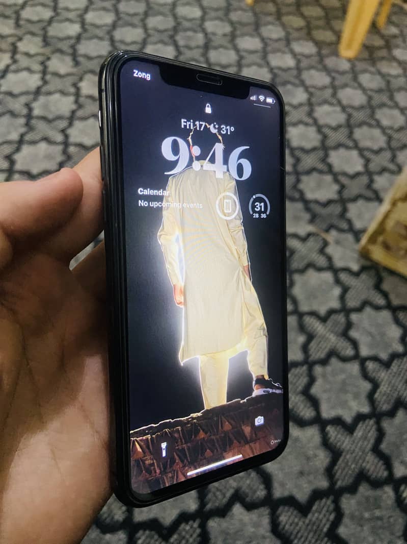 Apple iPhone X 4