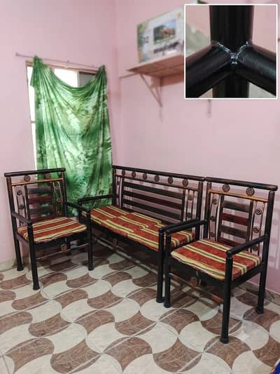 Heavy Duty 5-Seater Iron Sofa Set with Cushions – Solid Condition