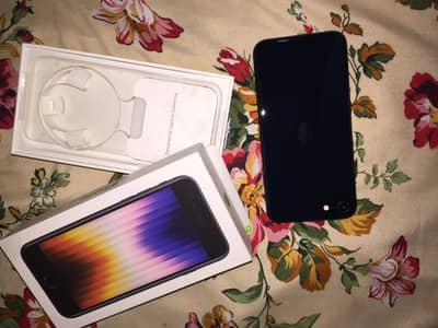 iPhone SE 3 generation 2023 model original box pack