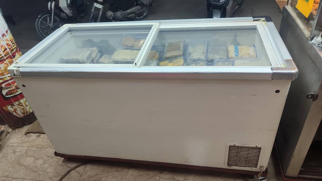 MEGA Display Deep freezer 0