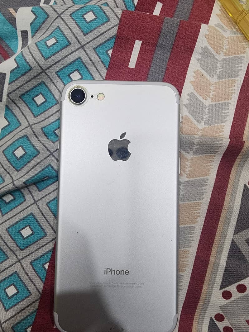 Apple iPhone 7 1
