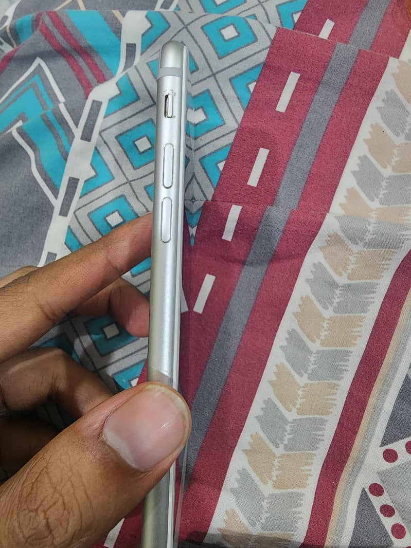 Apple iPhone 7 2