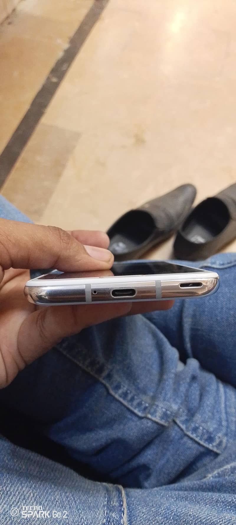 Sharp Aquos R2 4