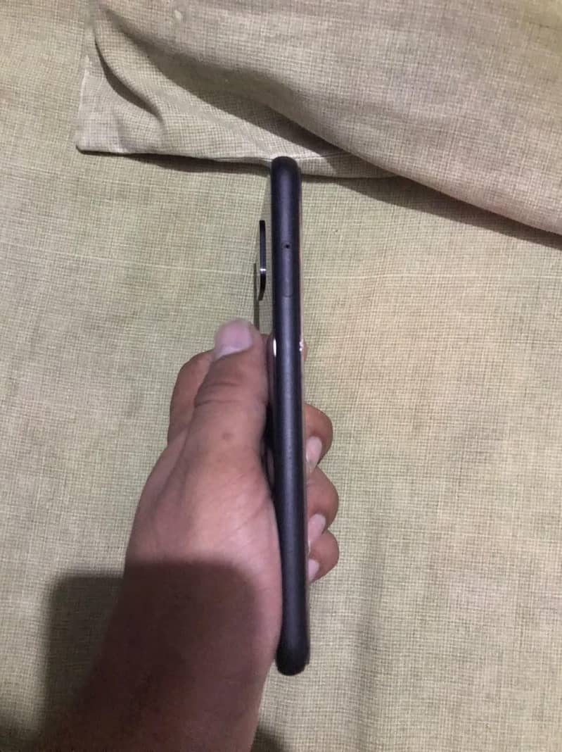 Google Pixel 4 3