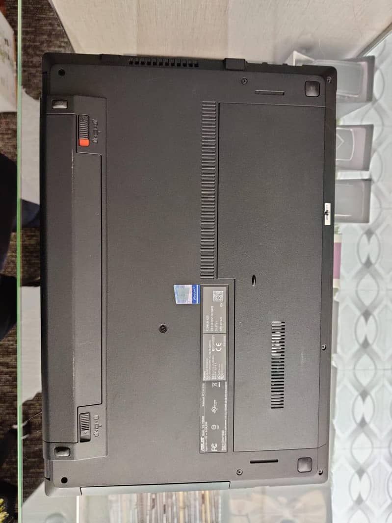 ASUS pro 7