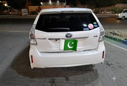 Toyota Prius Alpha 2012