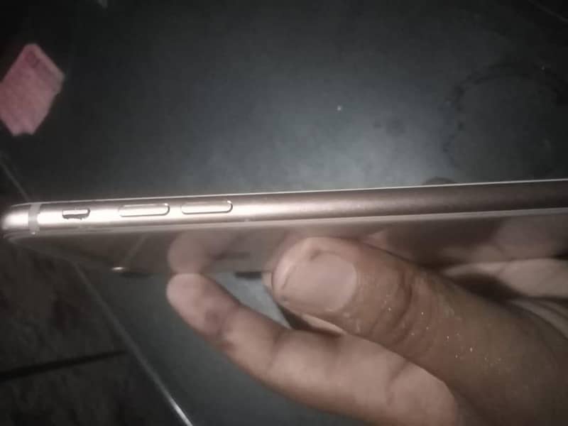 Apple iPhone 8 Plus 0