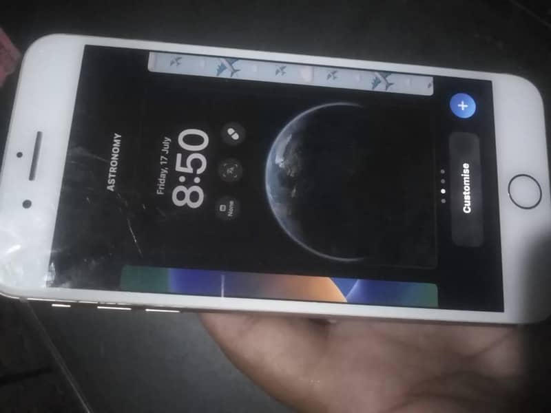 Apple iPhone 8 Plus 3