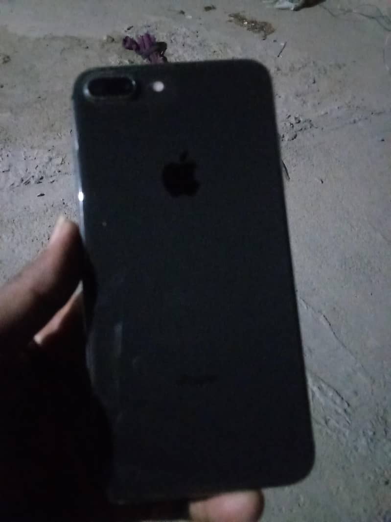 Apple iPhone 8 Plus 0