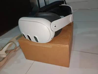 Meta Quesr 3 -521 GB complete set for sale urgent my 03350405885