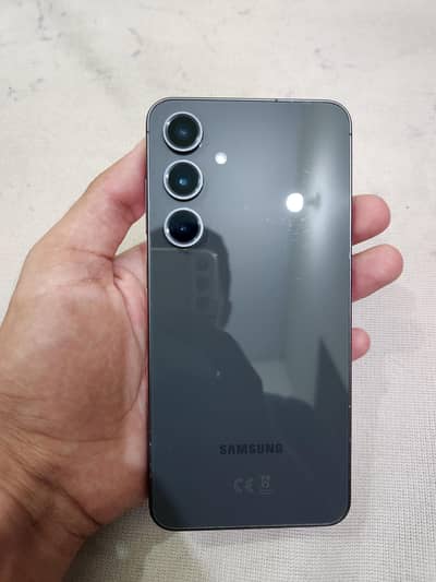Samsung Mobile S24 fE (8+8/128gb)   in neat condition