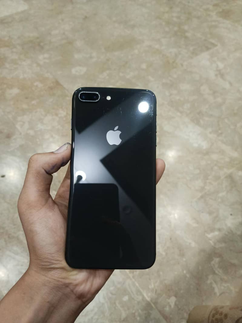 Apple iPhone 8 Plus 0