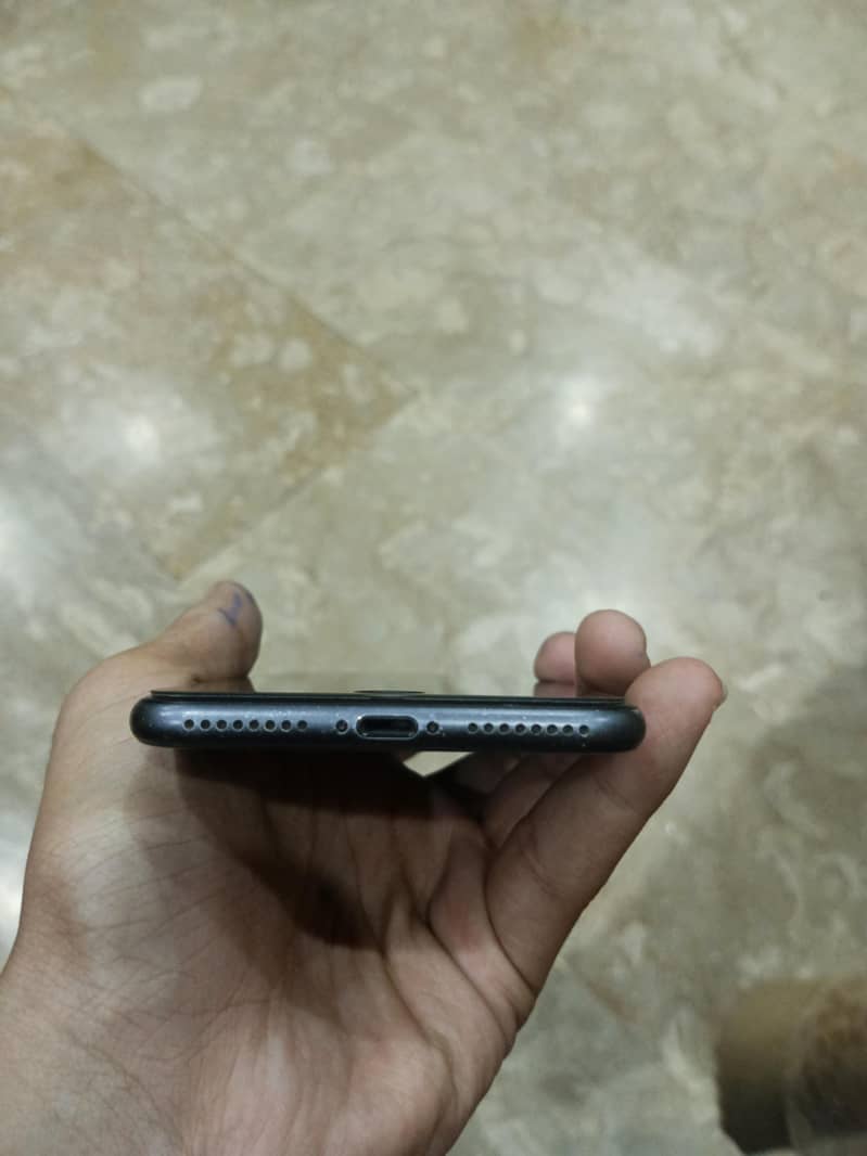 Apple iPhone 8 Plus 2