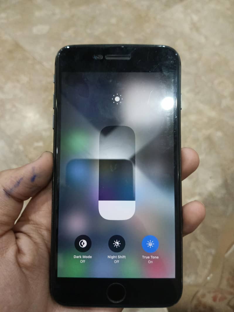Apple iPhone 8 Plus 4