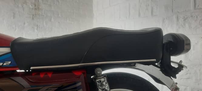125 bike seat