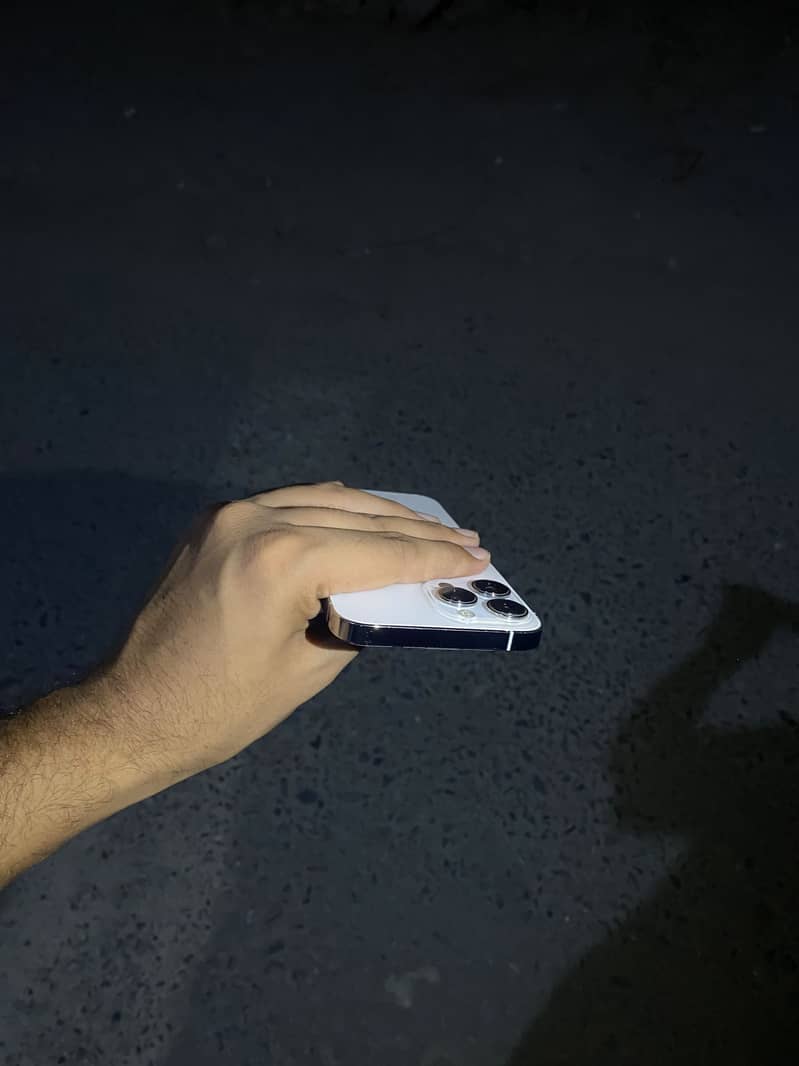 IPHONE 13 PRO MAX 4