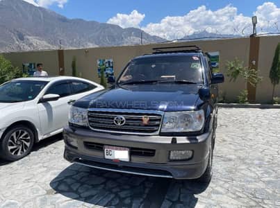 Land Cruiser 2003 For Rent with Driver
