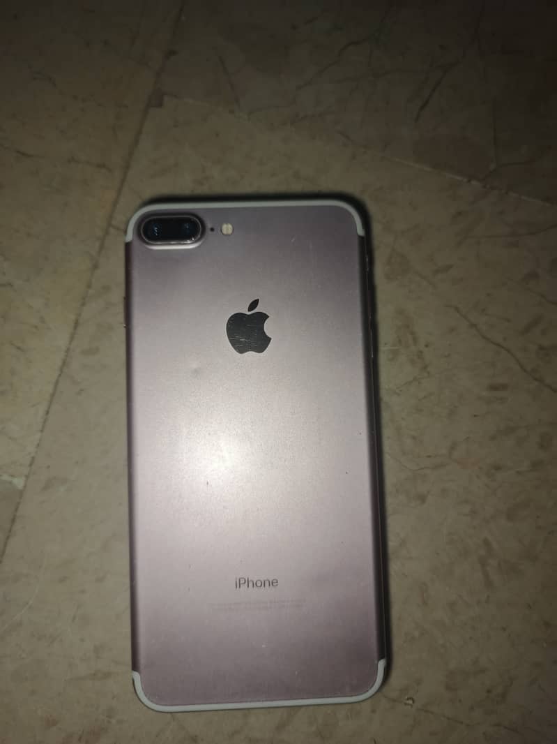 Apple iPhone 7 Plus 3