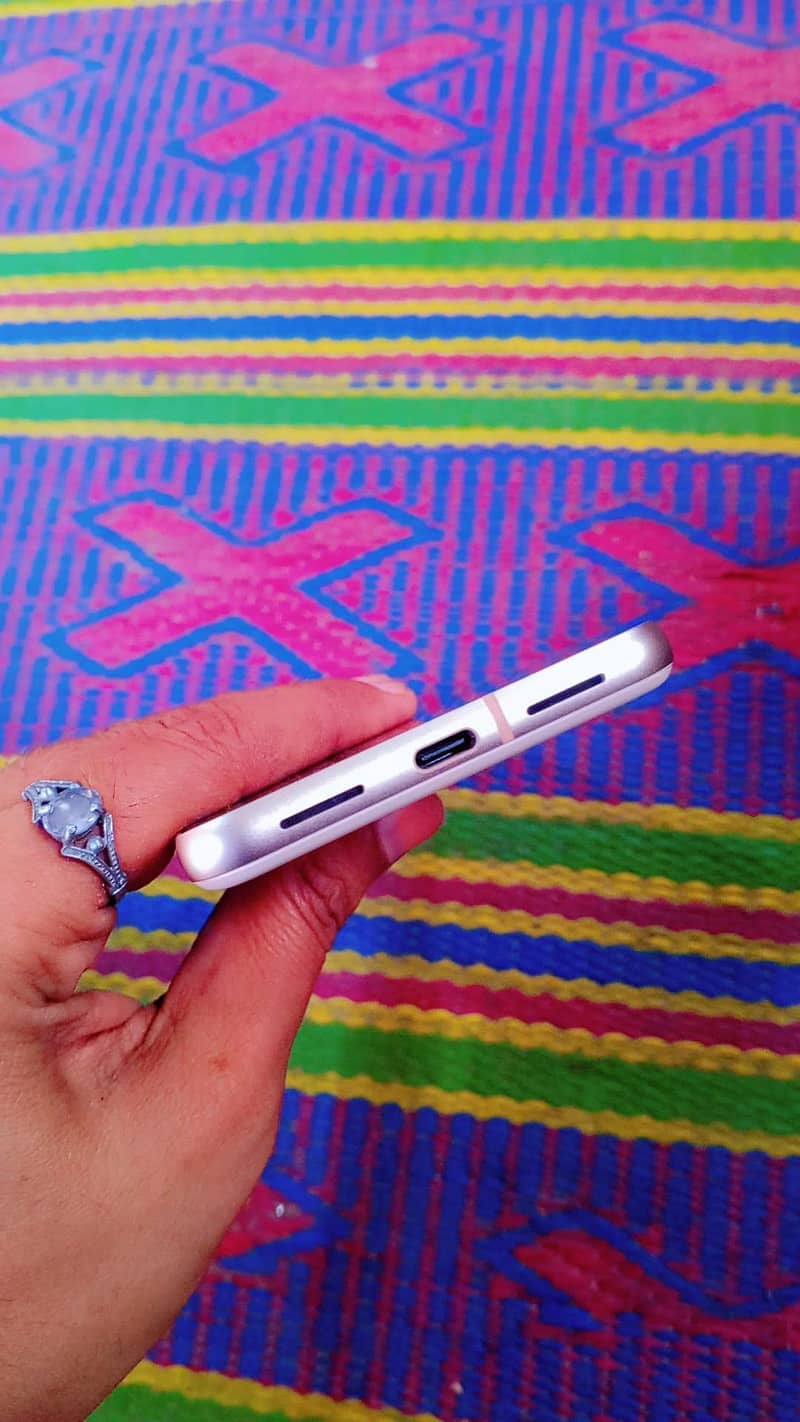 Google Pixel 8 0