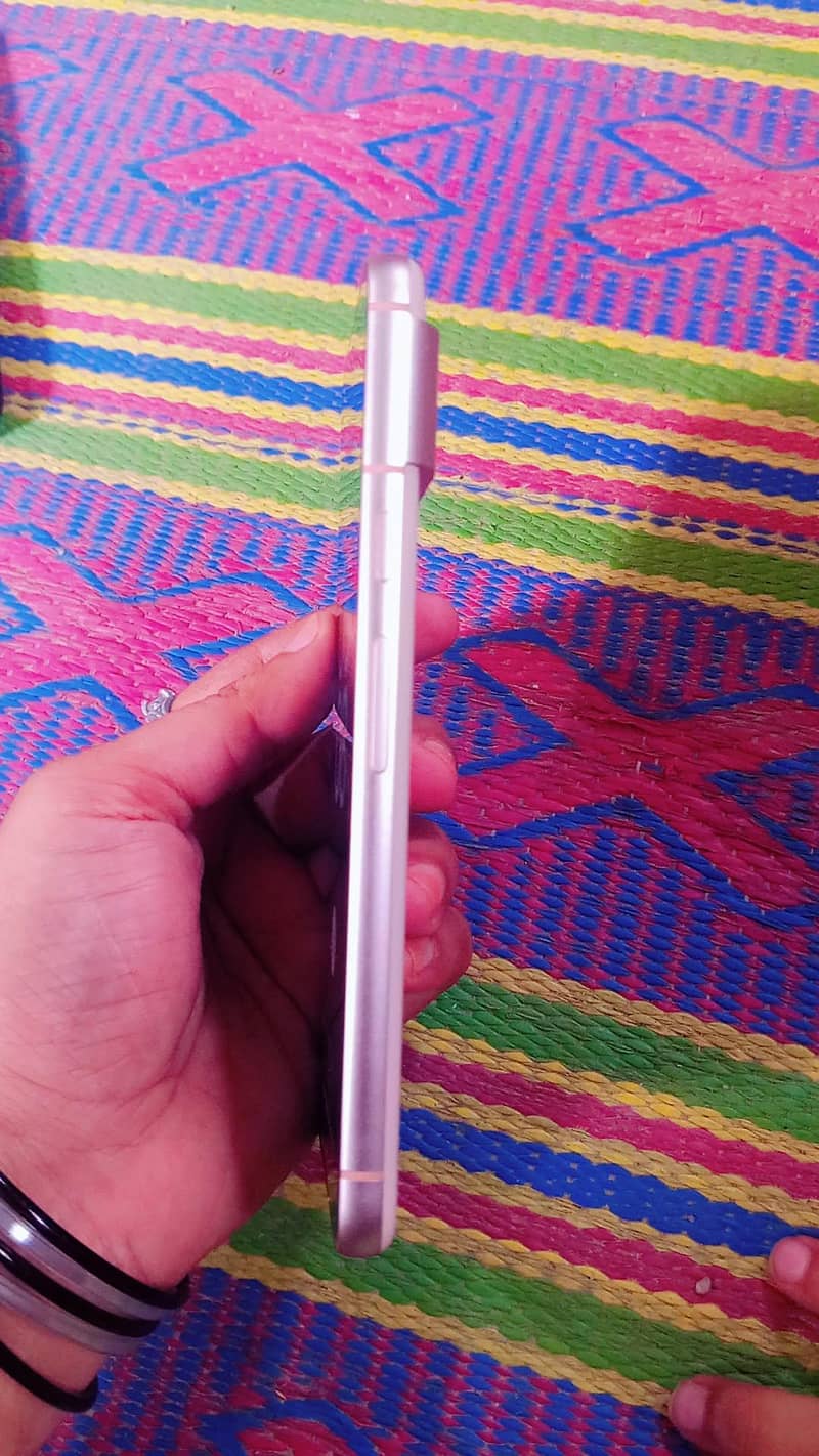 Google Pixel 8 2