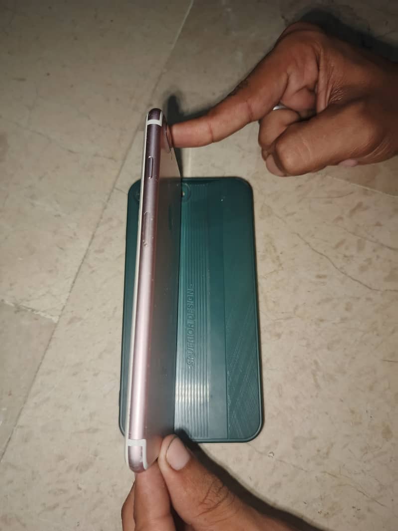Apple iPhone 7 Plus 6