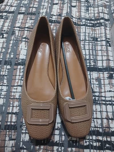Beige formal shoes brand new unze london