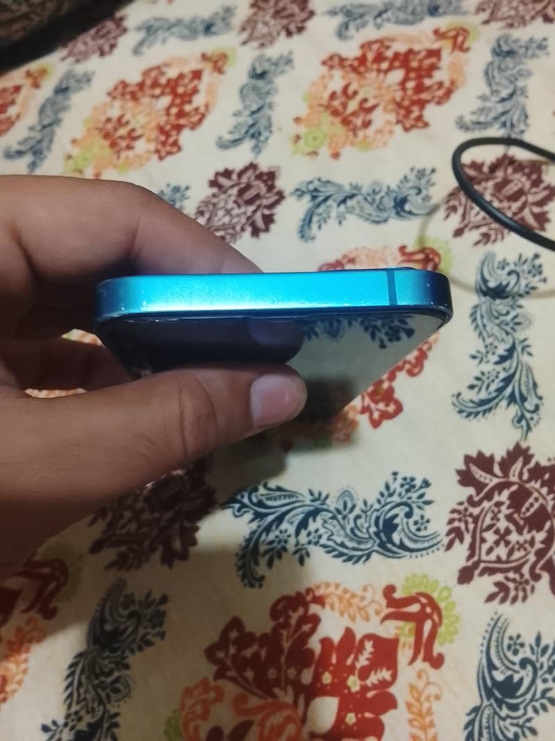 Apple iPhone 13 3