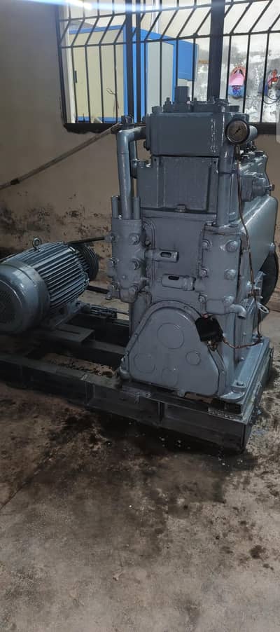 Heavy Duty Industrial Air Compressor Setup with 1200 Liter Storage TNK