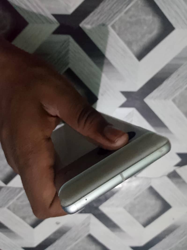 Google Pixel 7 4