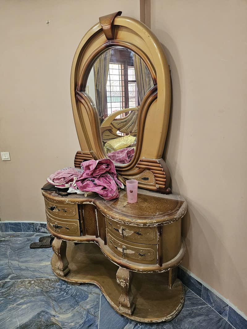 Dressing table solid deco for sell 03332579552 0