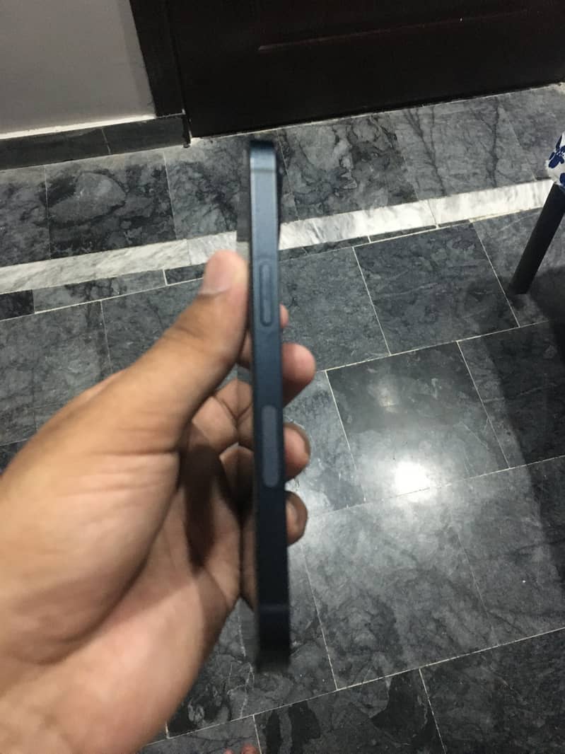 Apple iPhone 13 3
