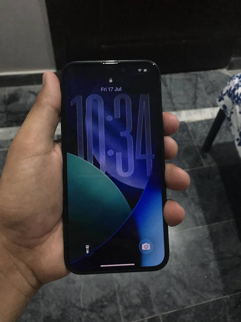 Apple iPhone 13 4