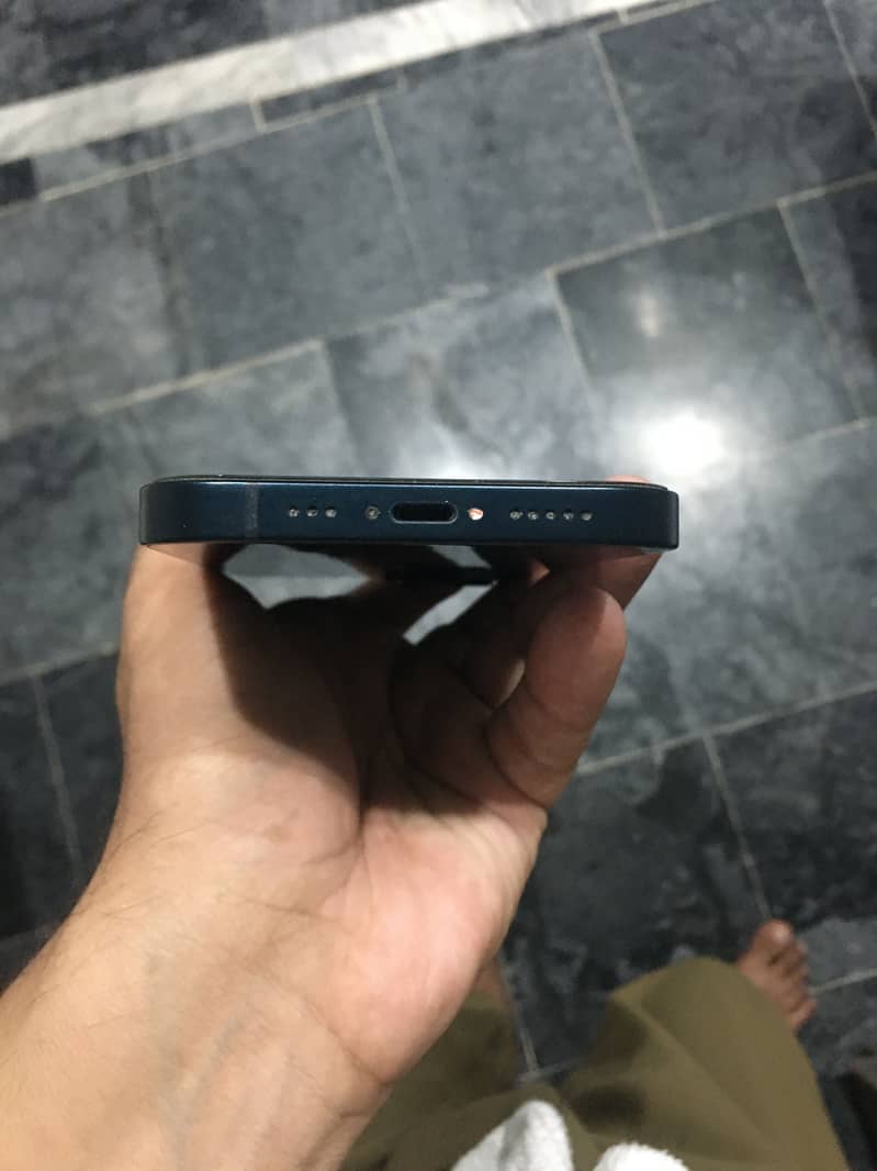 Apple iPhone 13 6