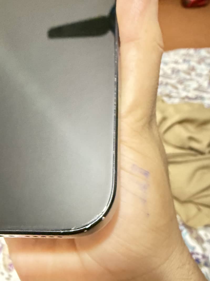 Apple iPhone 16 1