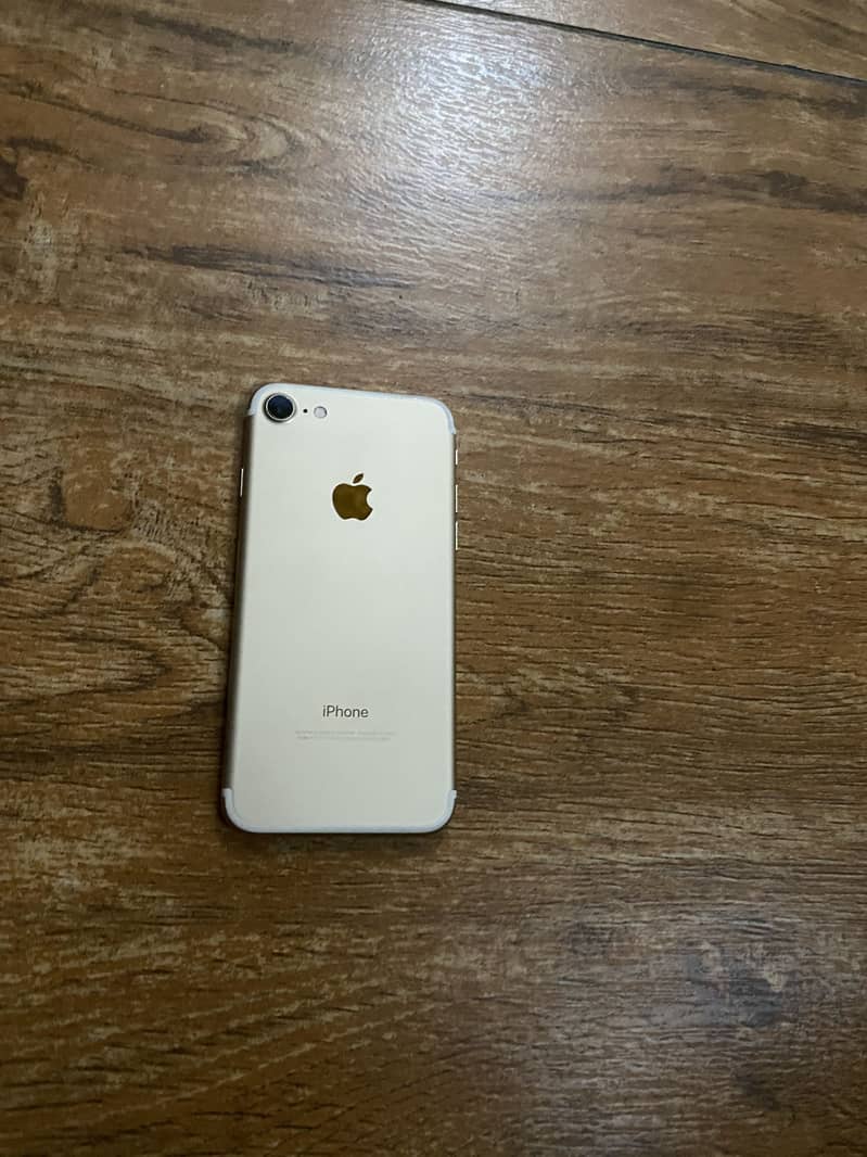 Apple iPhone 7 1