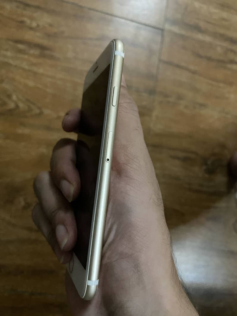 Apple iPhone 7 4