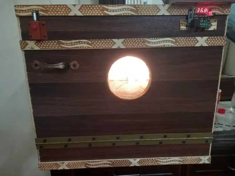 2. incubator for. sale.  50 egg. — photo 4