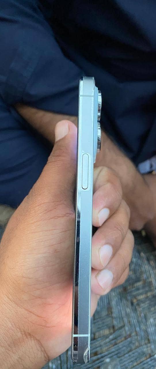 Apple iPhone 14 Pro 1
