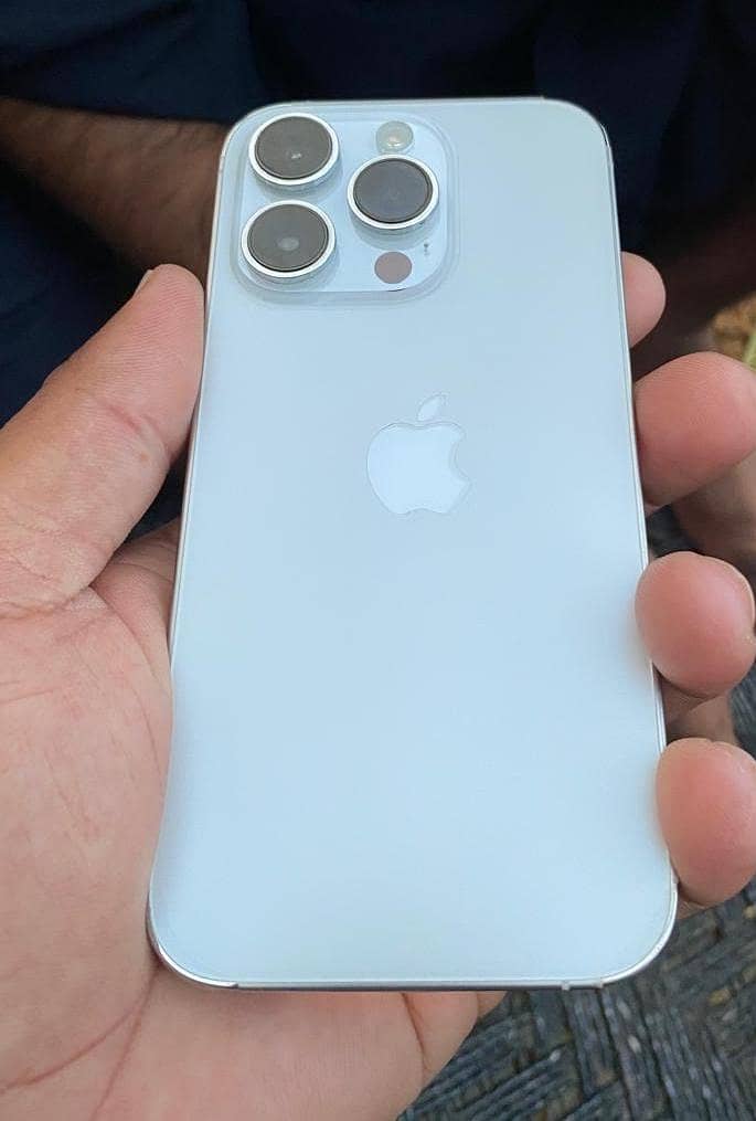 Apple iPhone 14 Pro 2
