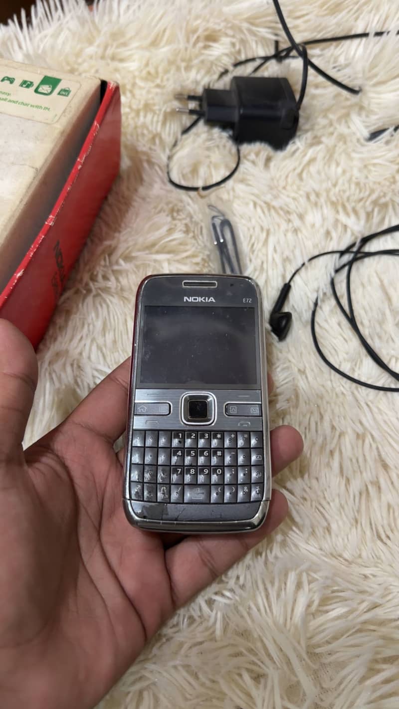 Nokia E72 With full Box 5