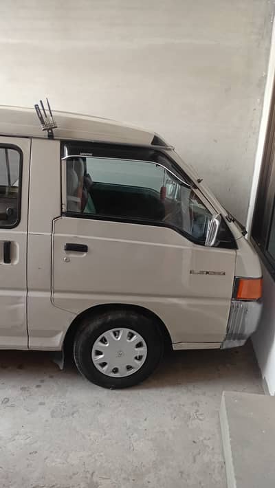 MITSUBISHI L300