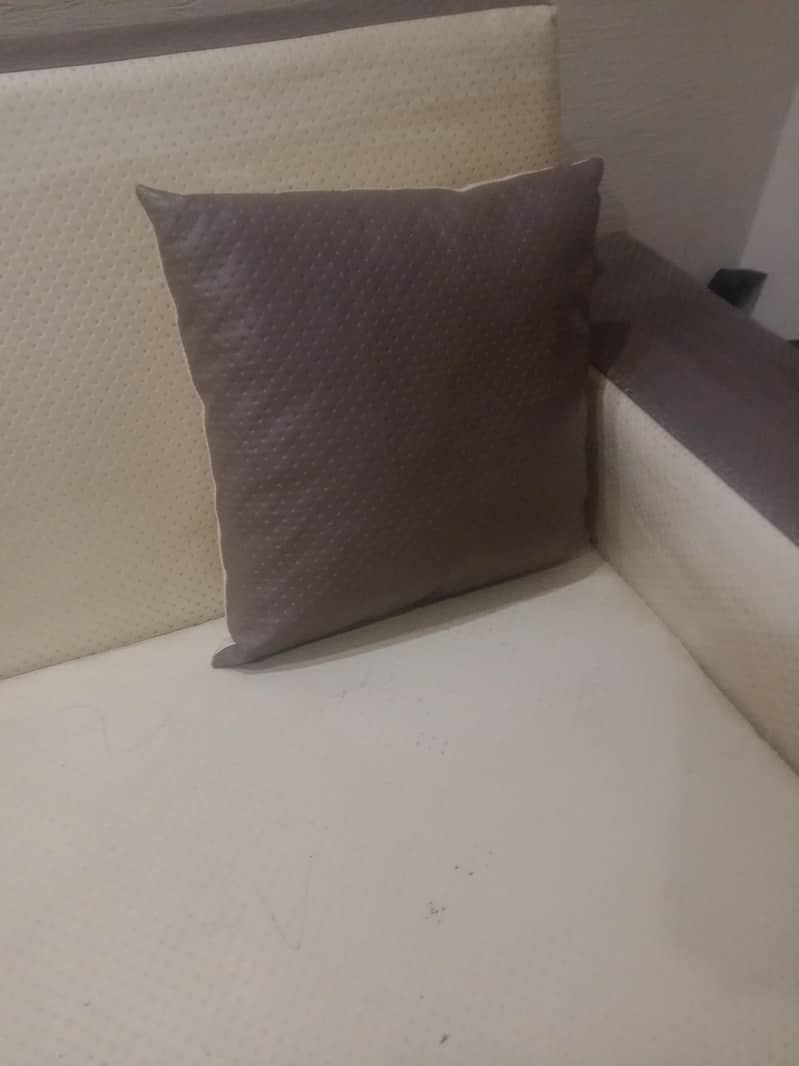 4 seater sofa 1