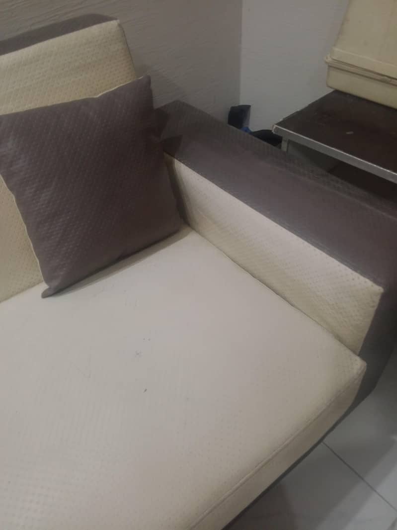 4 seater sofa 2