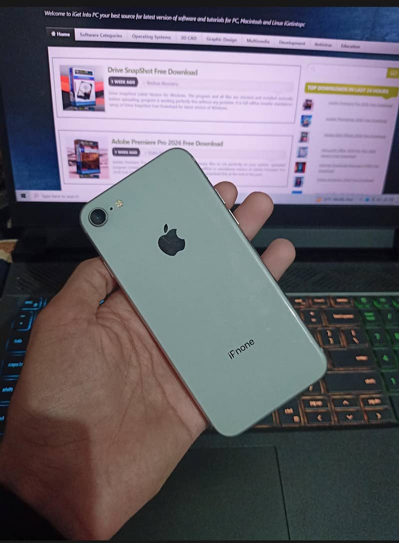 Apple iPhone 8 0