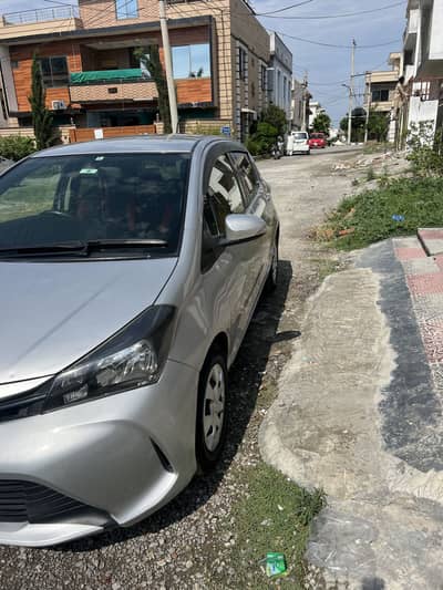 Toyota Vitz 2015
