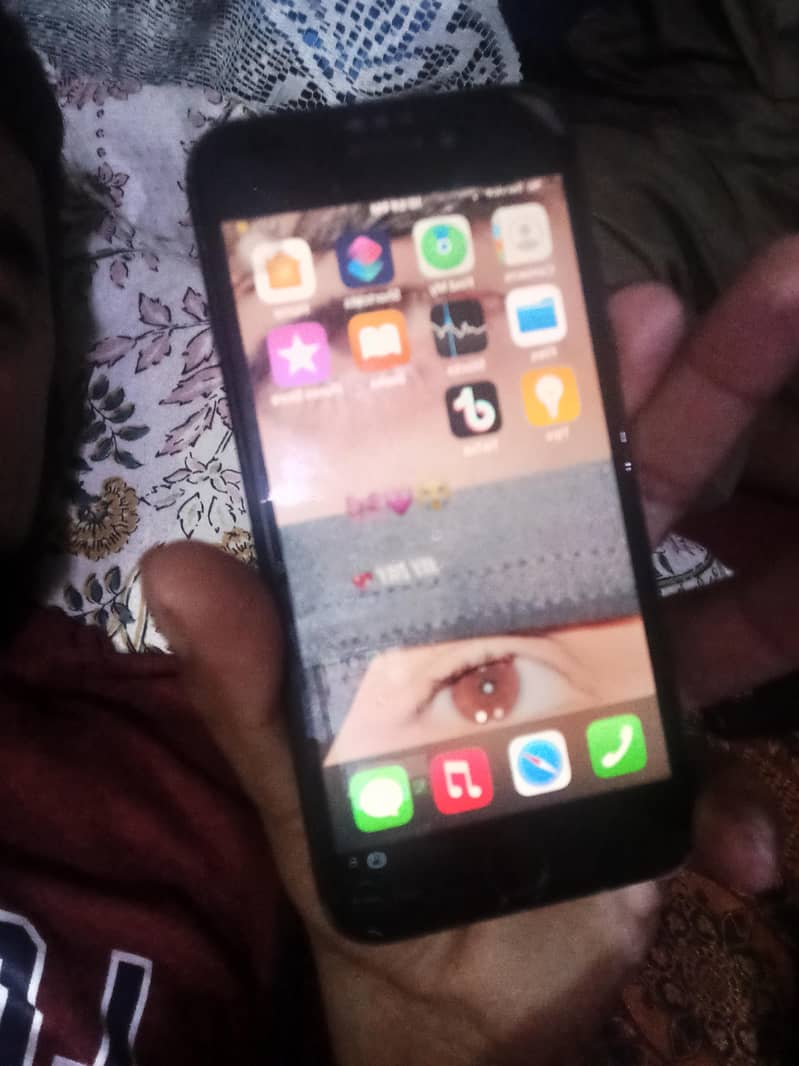 Apple iPhone 7 Plus 2