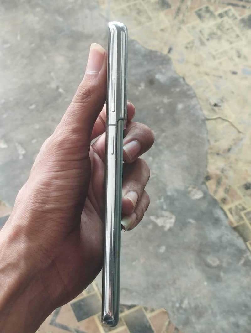 Tecno CAMON 40 Pro 4
